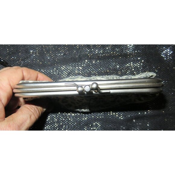 Deena & Ozzy Double Frame Vintage Kisslock Leopard Clutch - Picture 3 of 10